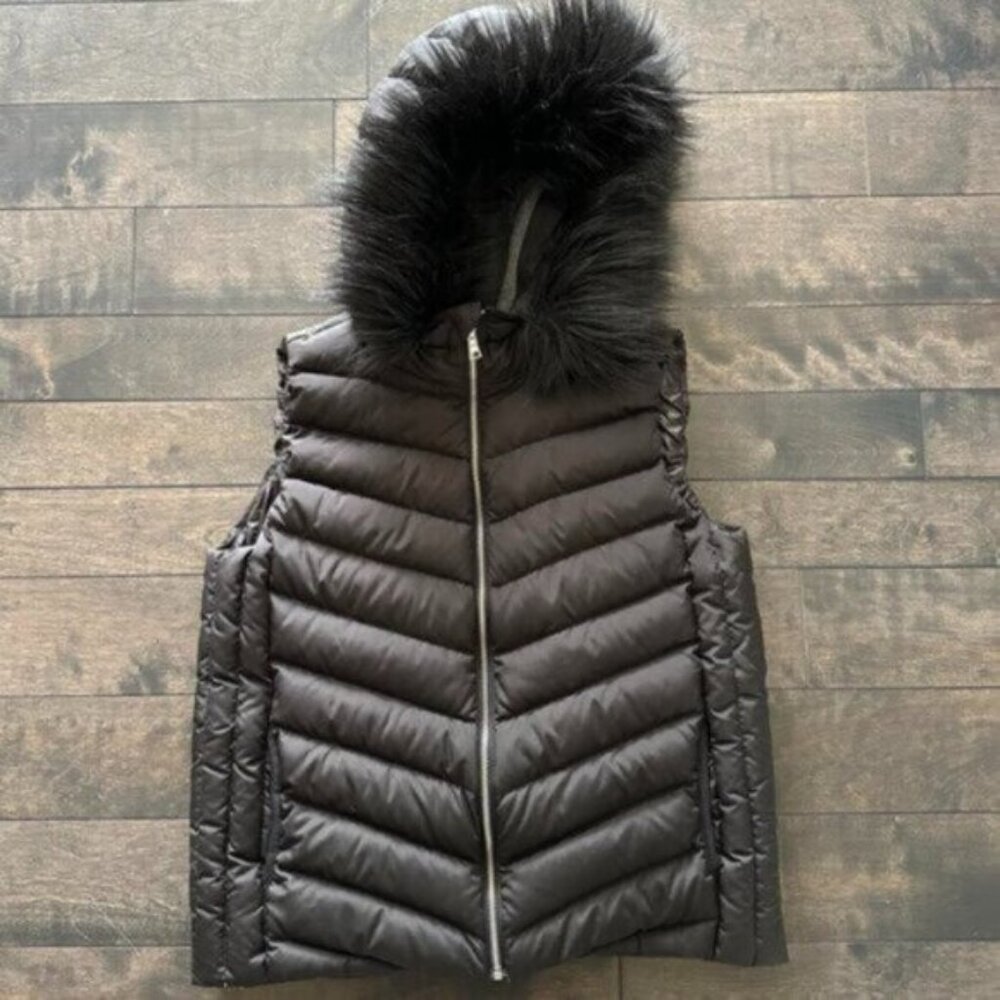 Gap Puffer Vest - NEW